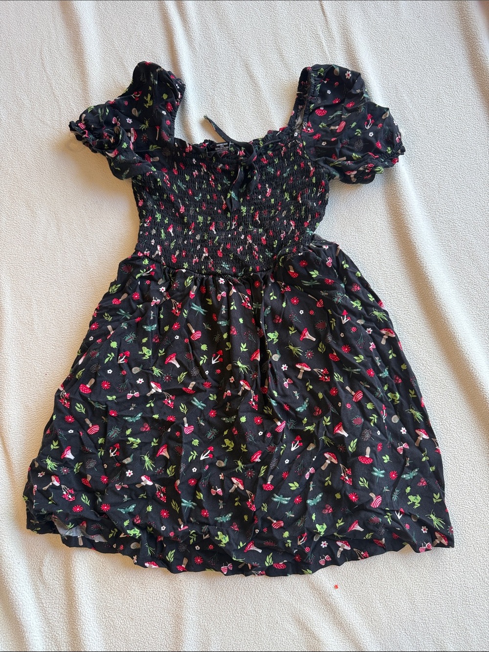 Hot Topic Black Floral Smocked Puff-Sleeve Dress